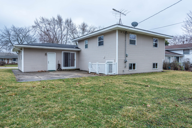 1929 Robert St, Aurora, IL 60506 photo 2