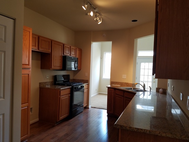 45 S Oakhurst Dr, Aurora, IL 60504 photo 6