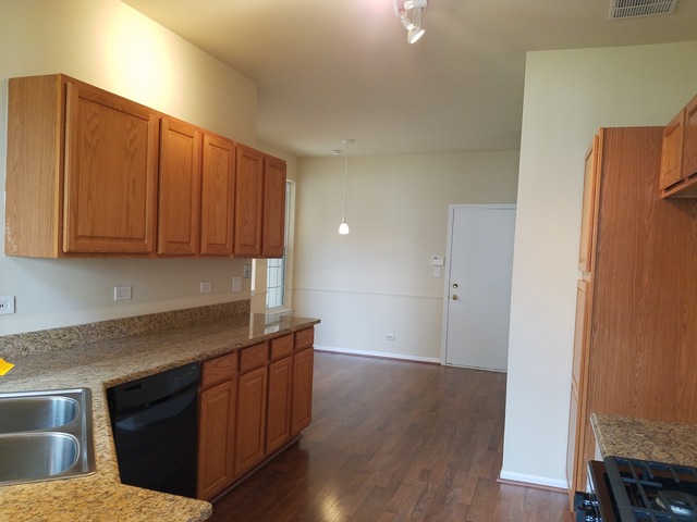 45 S Oakhurst Dr, Aurora, IL 60504 photo 5
