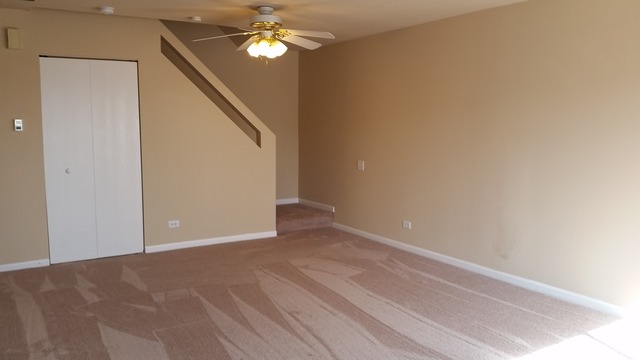 439 Valley Forge Ct, Aurora, IL 60504 photo 2