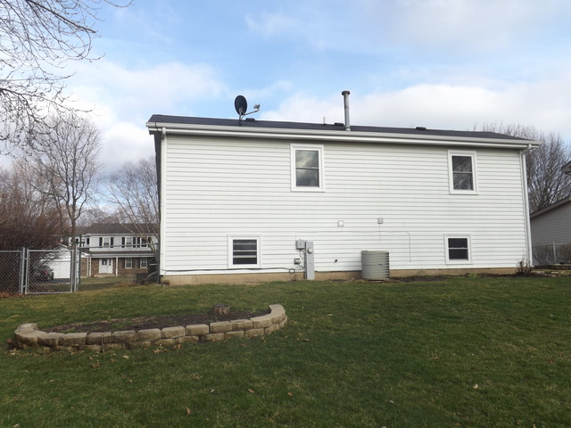 935 Fox Run Ln, Algonquin, IL 60102 photo 15