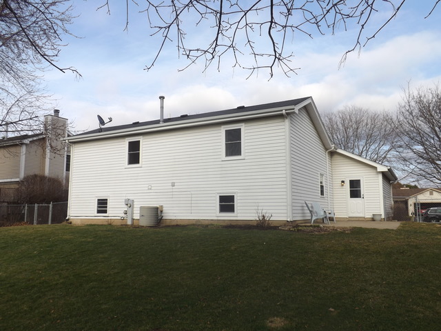 935 Fox Run Ln, Algonquin, IL 60102 photo 16