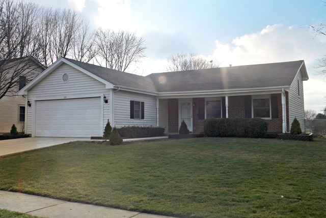 935 Fox Run Ln, Algonquin, IL 60102 photo 1