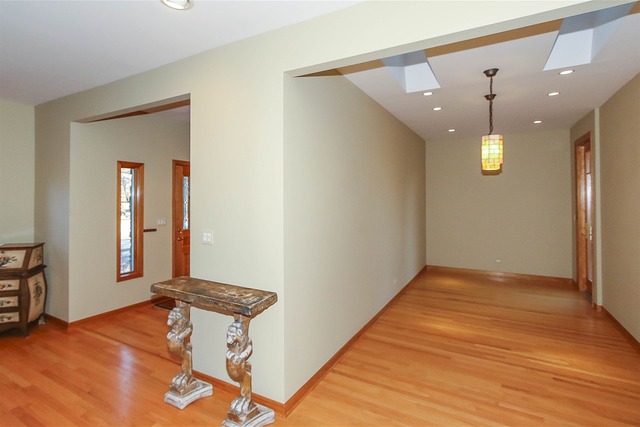 145 E County Line Rd, Barrington, IL 60010 photo 6