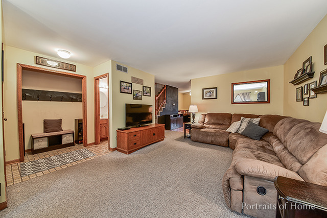 355 Monroe St, Oswego, IL 60543 photo 2