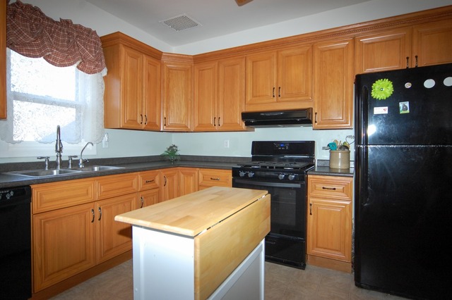 212 Perry St, Elgin, IL 60123 photo 9