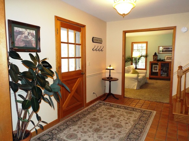 1512 Charnbrook Dr, Mchenry, IL 60051 photo 4