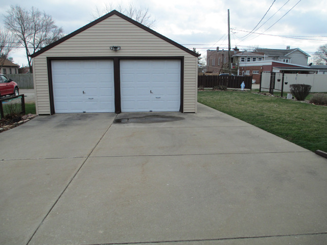 4 11th St, Peru, IL 61354 photo 8