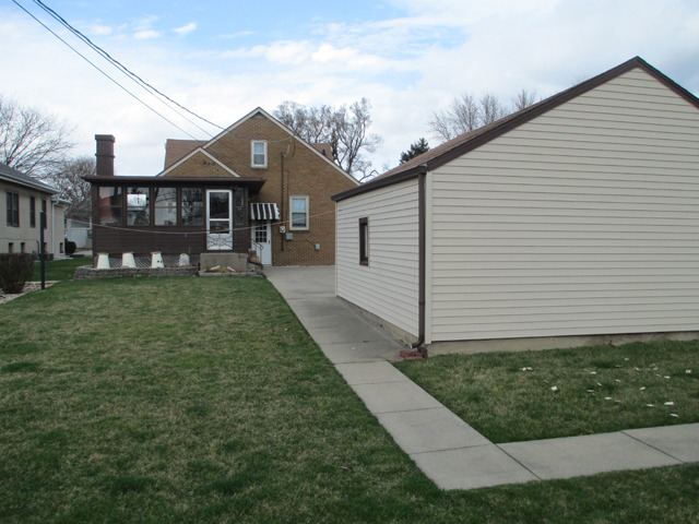 4 11th St, Peru, IL 61354 photo 9