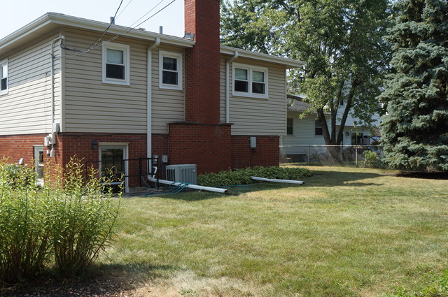 1541 Webster Ln, Des Plaines, IL 60018 photo 4