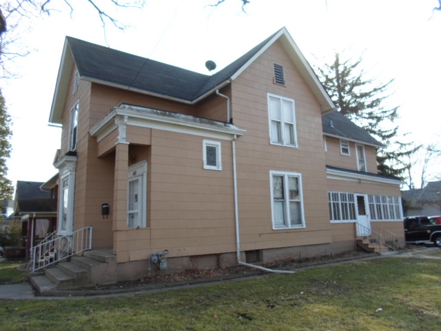 168 Hill Ave, Elgin, IL 60120 photo 3