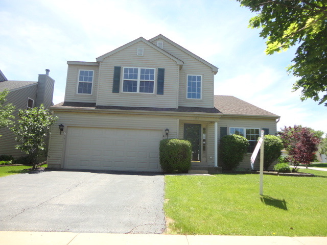 1995 Woodhaven Dr, Bartlett, IL 60103 photo 1