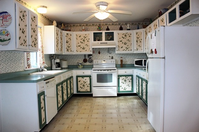 1405 Hilltop Blvd, Mchenry, IL 60050 photo 2