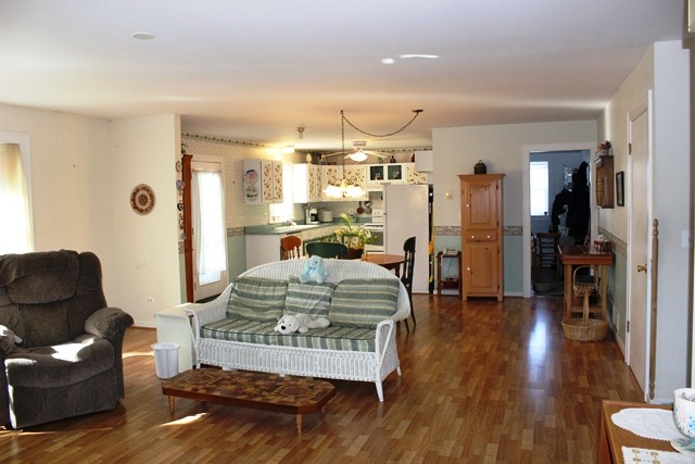 1405 Hilltop Blvd, Mchenry, IL 60050 photo 5