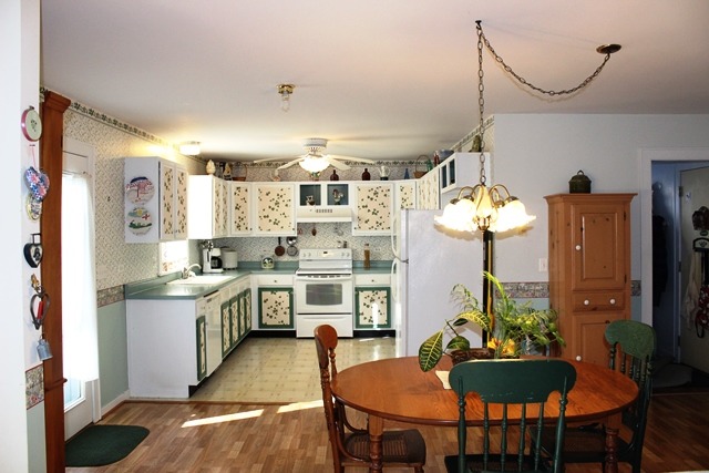 1405 Hilltop Blvd, Mchenry, IL 60050 photo 4
