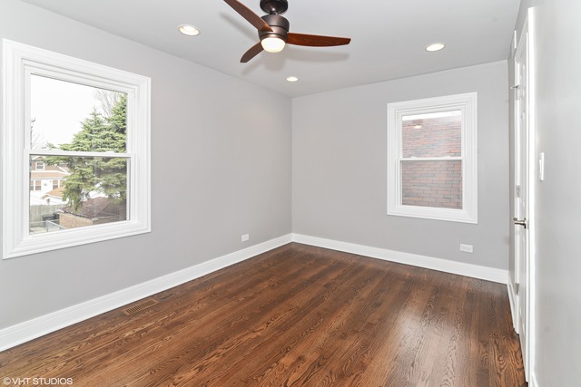 9120 S Clyde Ave, Chicago, IL 60617 photo 8