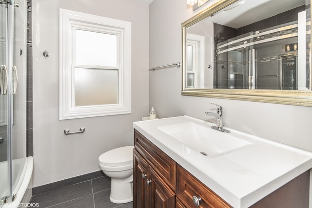 9120 S Clyde Ave, Chicago, IL 60617 photo 10