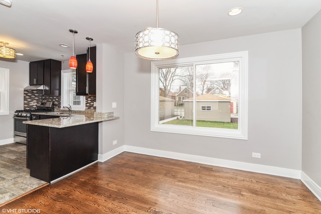 9120 S Clyde Ave, Chicago, IL 60617 photo 6