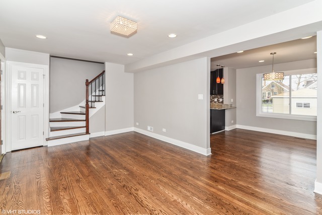 9120 S Clyde Ave, Chicago, IL 60617 photo 3