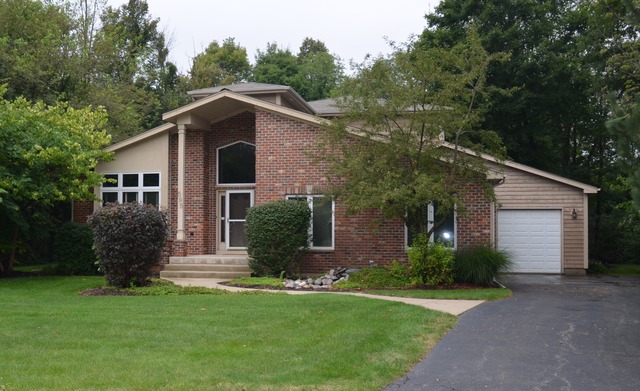 595 Tanglewood Ct, Algonquin, IL 60102 photo 1