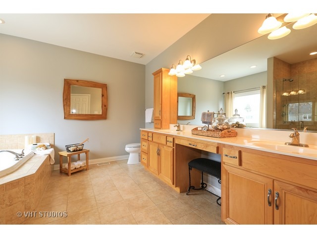 390 E Harrison St, Elmhurst, IL 60126 photo 8