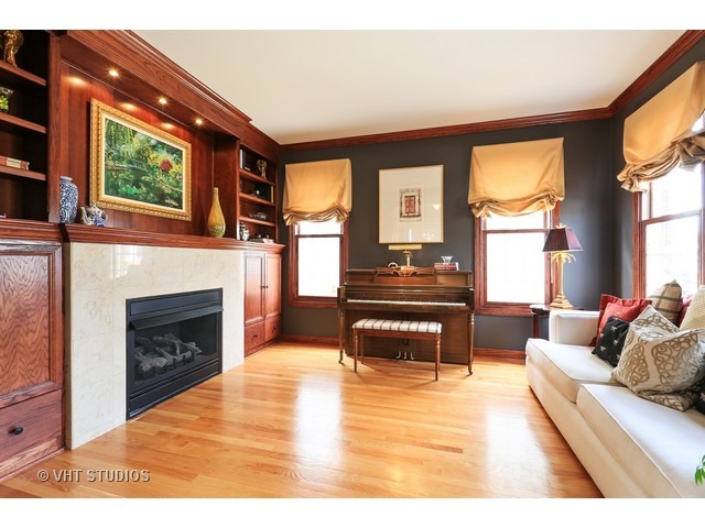 390 E Harrison St, Elmhurst, IL 60126 photo 6