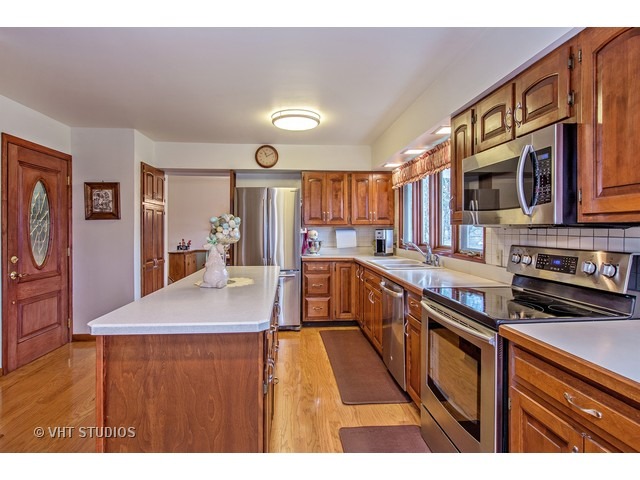 402 W Dowell Rd, Mchenry, IL 60051 photo 5