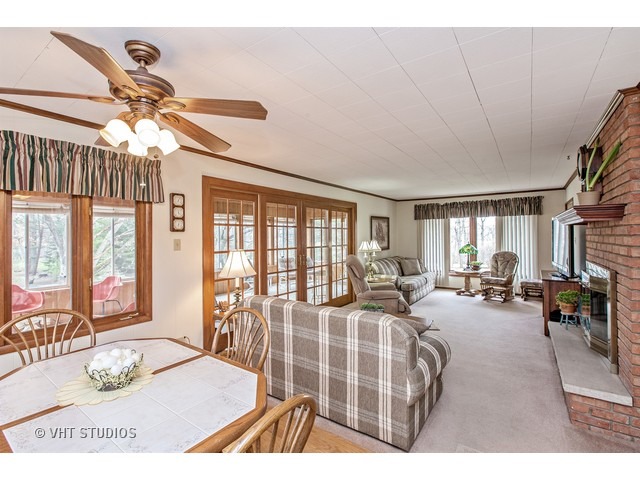 402 W Dowell Rd, Mchenry, IL 60051 photo 3