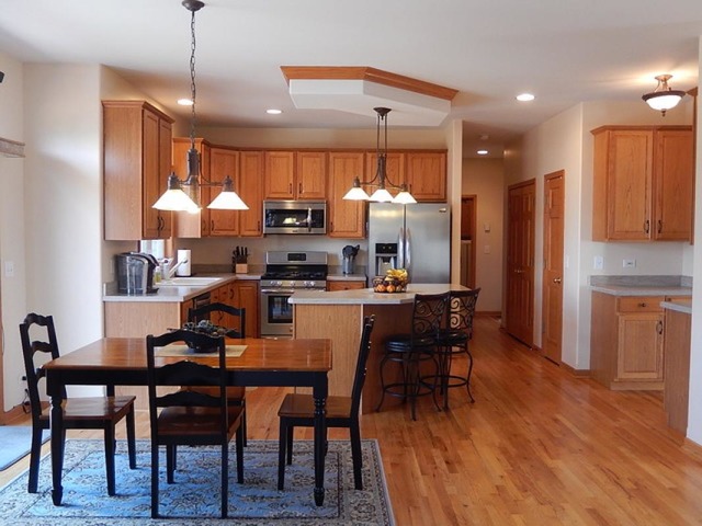 2084 Gardner Cir, Aurora, IL 60503 photo 8