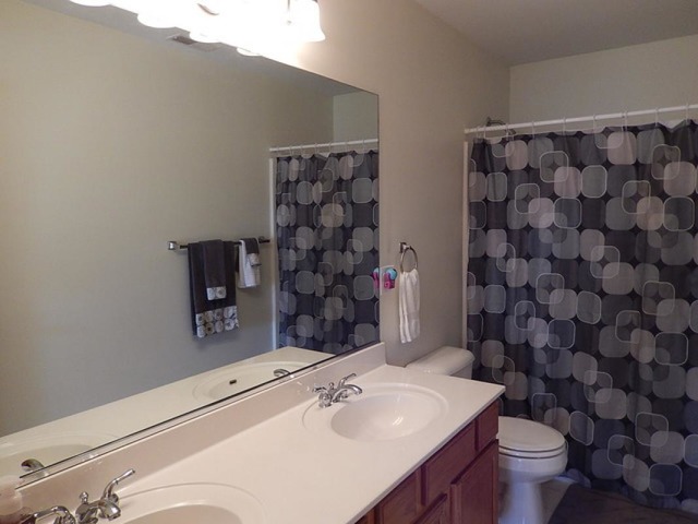 2084 Gardner Cir, Aurora, IL 60503 photo 17