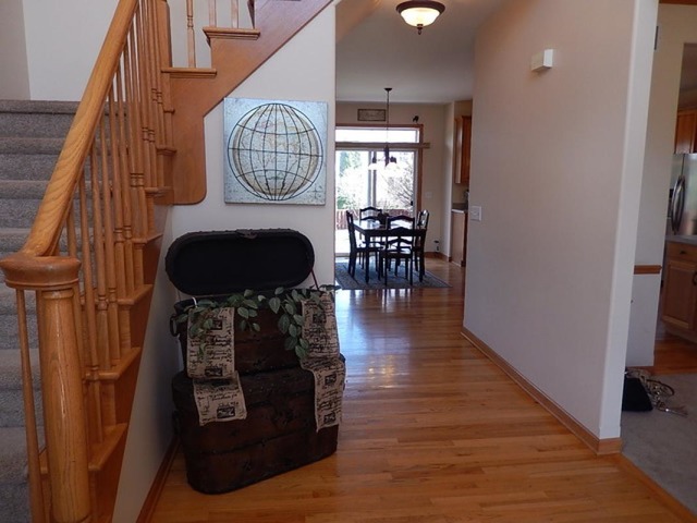 2084 Gardner Cir, Aurora, IL 60503 photo 3