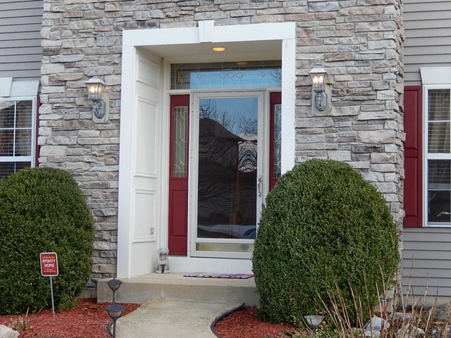 2084 Gardner Cir, Aurora, IL 60503 photo 2