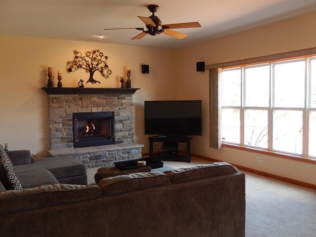 2084 Gardner Cir, Aurora, IL 60503 photo 10