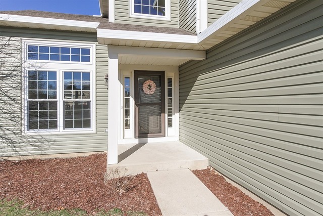 1602 Vineyard Dr, Gurnee, IL 60031 photo 2