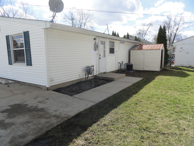 1129 E Taylor St, Dekalb, IL 60115 photo 16