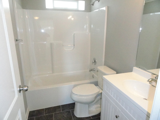1129 E Taylor St, Dekalb, IL 60115 photo 13