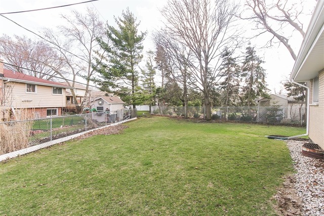 751 Manor Ct, Des Plaines, IL 60016 photo 21