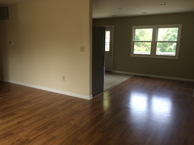 814 Wicker Ave, Streamwood, IL 60107 photo 5