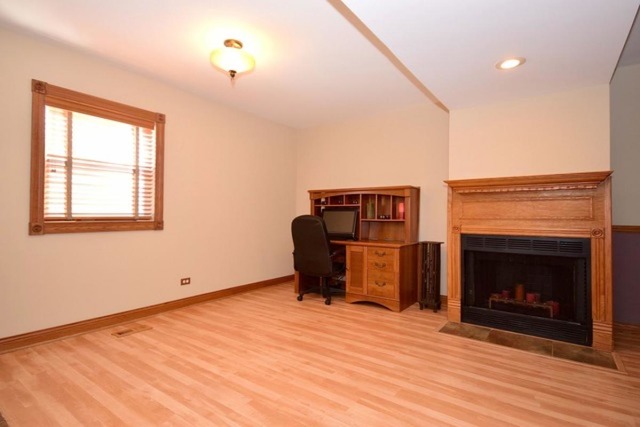 665 Springfield Dr, Roselle, IL 60172 photo 9