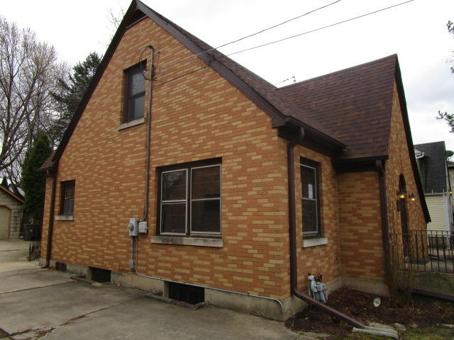 11 N Edison Ave, Elgin, IL 60123 photo 3