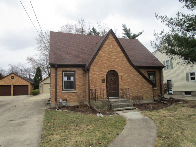 11 N Edison Ave, Elgin, IL 60123 photo 1