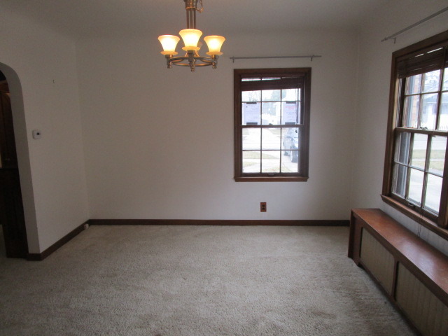 11 N Edison Ave, Elgin, IL 60123 photo 10