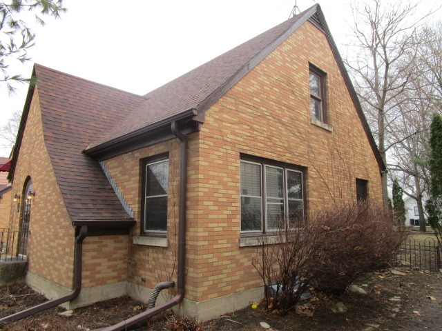 11 N Edison Ave, Elgin, IL 60123 photo 2
