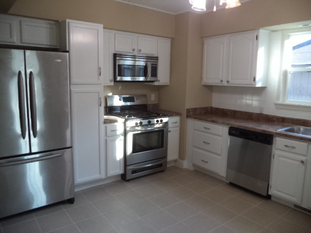 416 E Perry St, Belvidere, IL 61008 photo 7