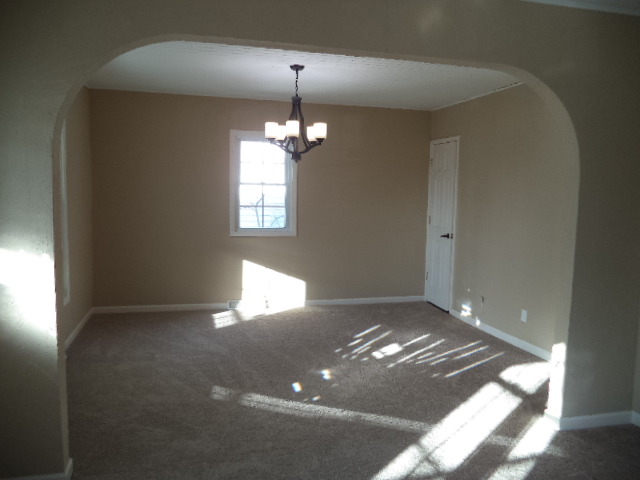 416 E Perry St, Belvidere, IL 61008 photo 4