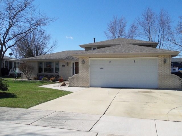 19916 Therese Ln, Mokena, IL 60448 photo 2