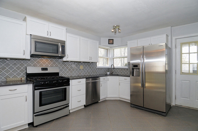 244 Glendale Rd, Glenview, IL 60025 photo 2
