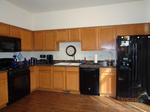 318 Gregory Ln, Plano, IL 60545 photo 5
