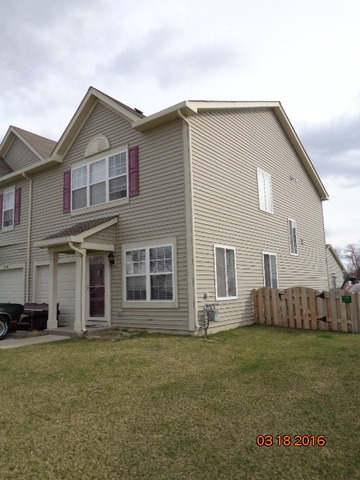 318 Gregory Ln, Plano, IL 60545 photo 2