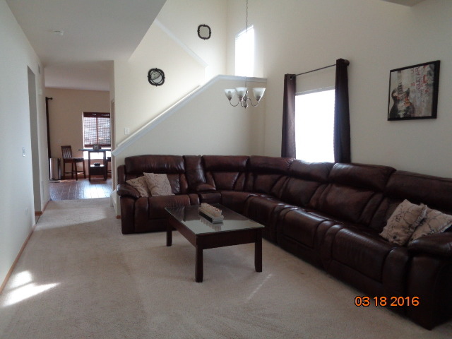 318 Gregory Ln, Plano, IL 60545 photo 3